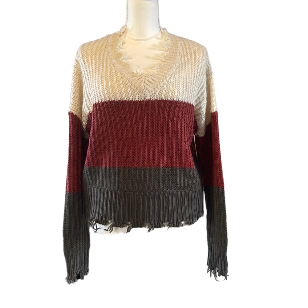 HYFVE Dry Goods Soft Eyelash Distressed V-Neck Long Sleeve Sweater Size Med